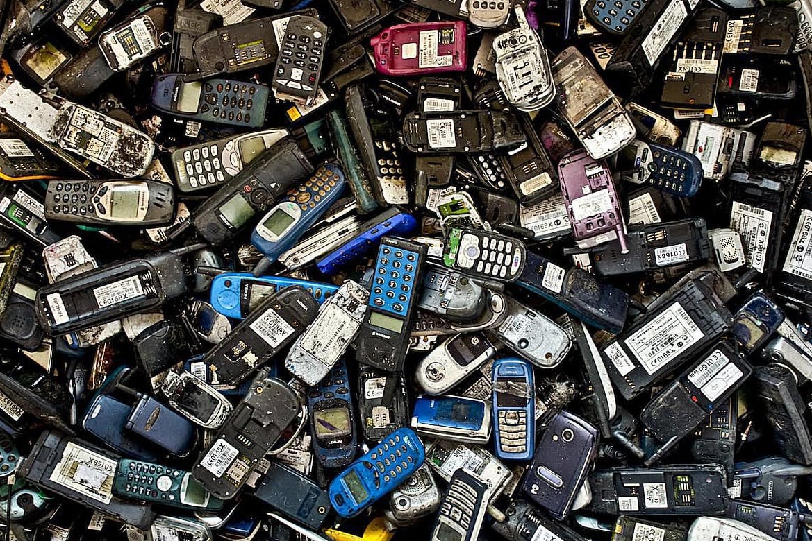 避免產生電子垃圾 歐盟可能準備大力推動智慧手機採用統一充電介面