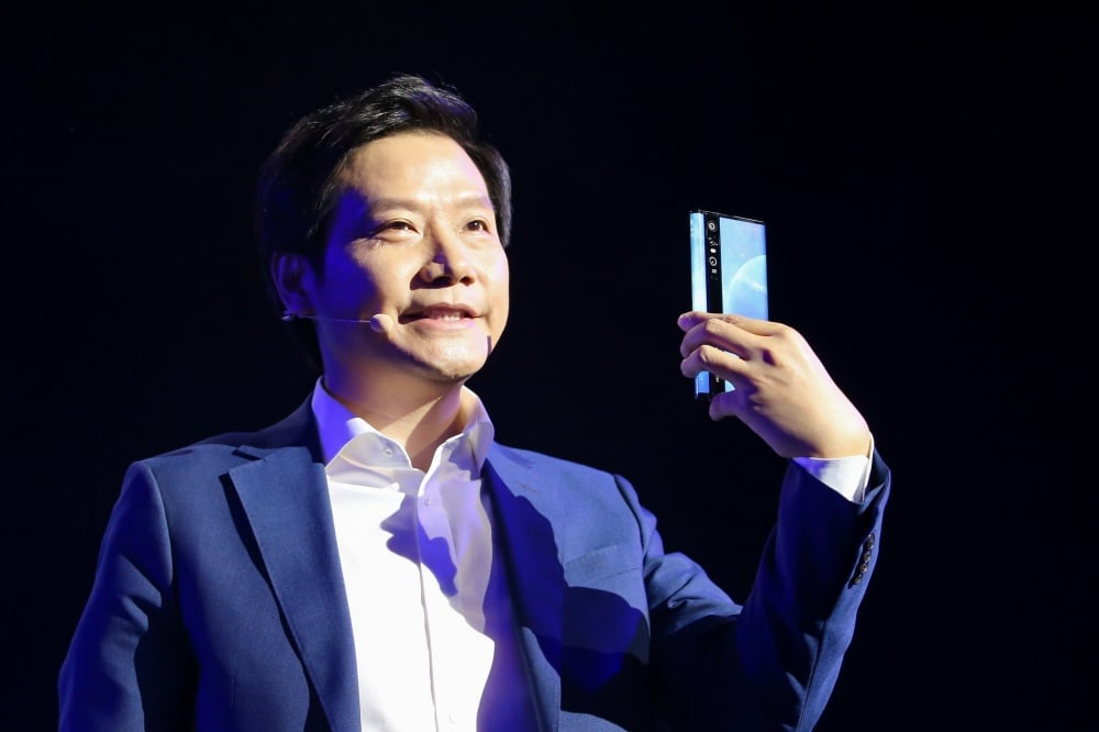 小米MIX Alpha是一款以螢幕環繞機身設計的手機