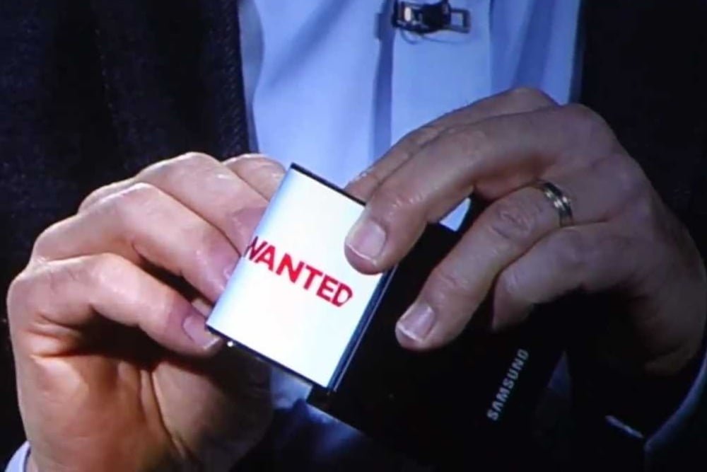 三星高管透露下一款旗艦手機將以S20命名，展示以拉伸改變使用模式的手機原型