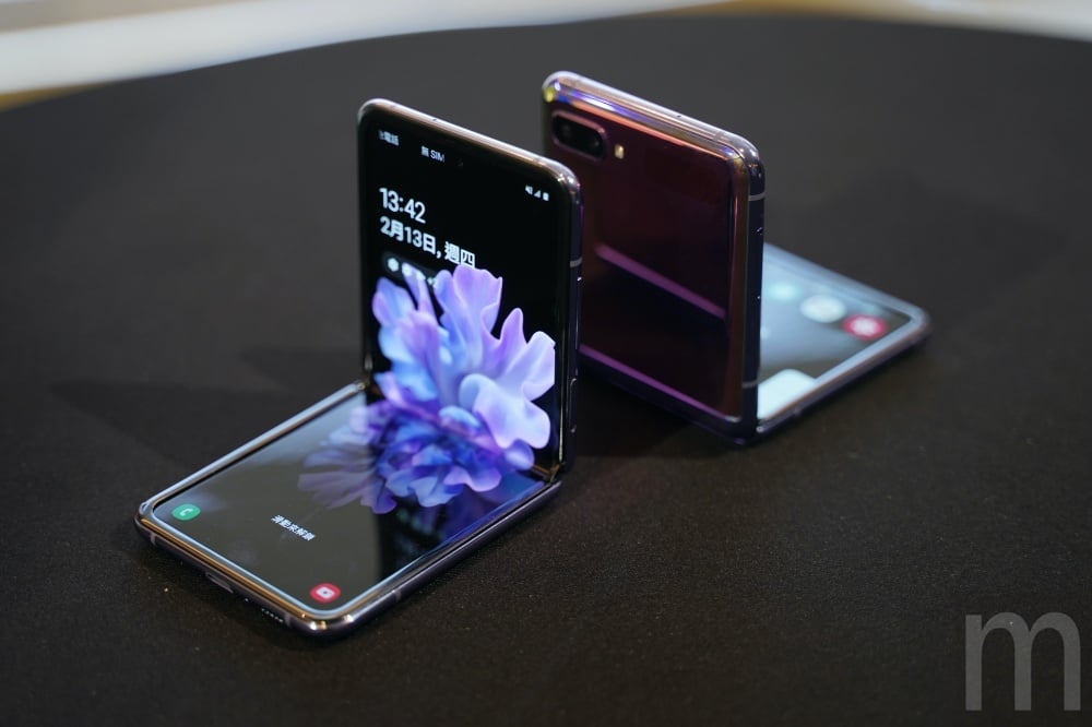 三星第二款螢幕可凹折手機Galaxy Z Flip登台，單機售價48880元