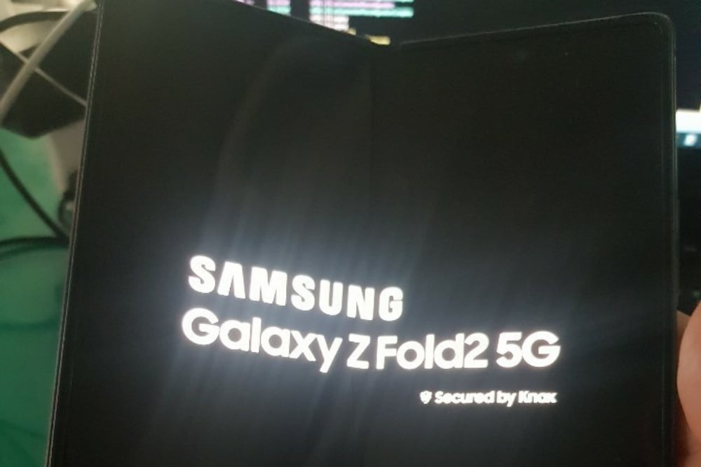 三星新款螢幕可凹折手機將以Galaxy Z Fold 2 5G為稱，可能再與Thom Browne合作