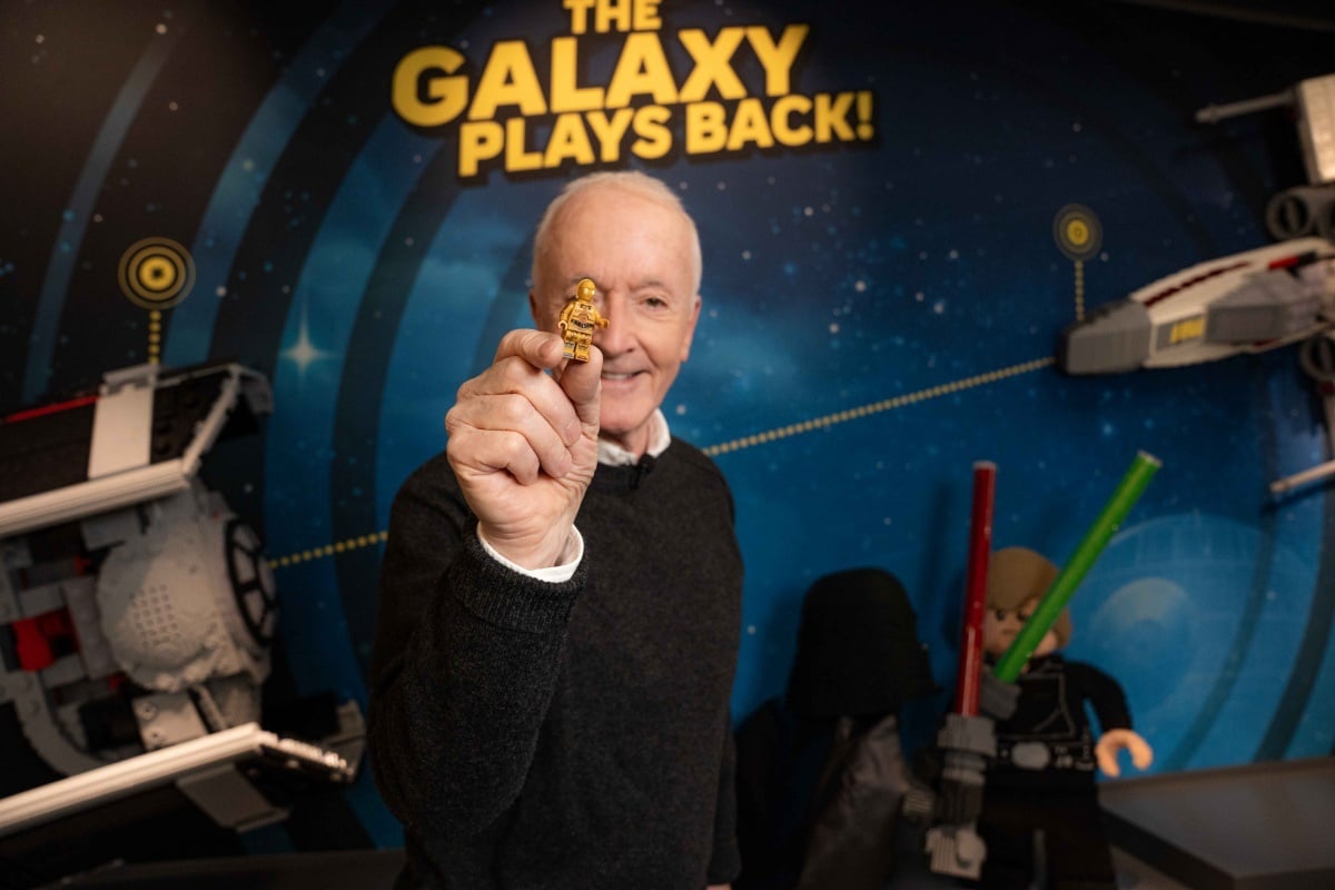 樂高星際大戰Smart Play宇宙擴張!「C-3PO」傳奇演員公布5款新盒組:千年鷹號、陸行艇都入列 樂高星際大戰Smart Play宇宙擴張!「C-3PO」傳奇演員公布5款新盒組:千年鷹號、陸行艇都入列