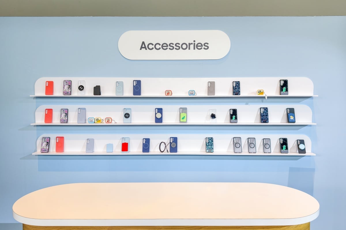 邁向8億台AI裝置目標!三星Galaxy S26系列發表:效能、相機、多模型AI全面進化 邁向8億台AI裝置目標!三星Galaxy S26系列發表:效能、相機、多模型AI全面進化