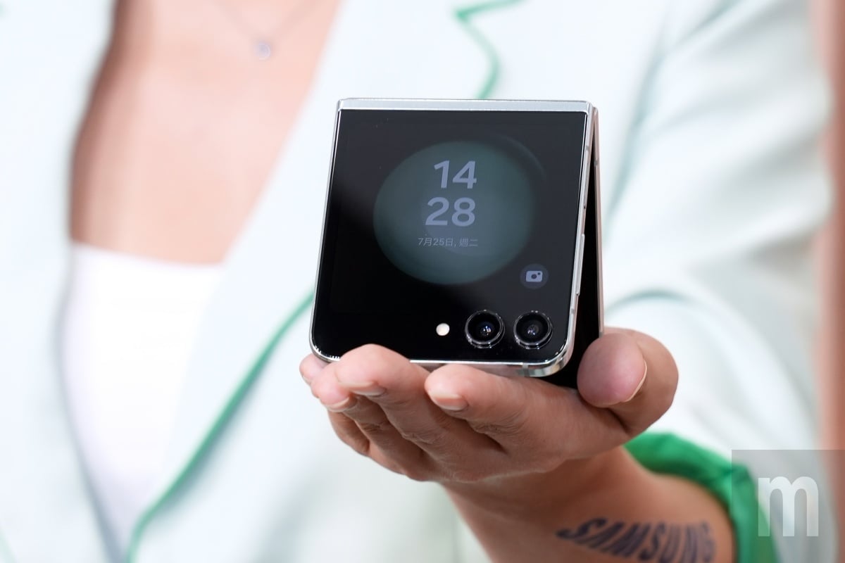Galaxy Z Flip5換上更大的外側螢幕，折合空隙變更小、強調對應更具個人風格化設計