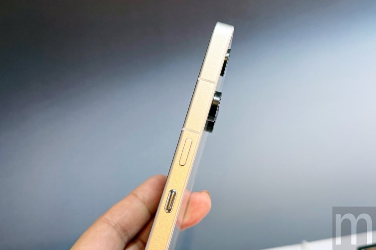 換上Glyph Matrix螢幕設計、升級相機的Nothing Phone (3),與Nothing首款頭戴耳機同步登台 換上Glyph Matrix螢幕設計、升級相機的Nothing Phone (3),與Nothing首款頭戴耳機同步登台