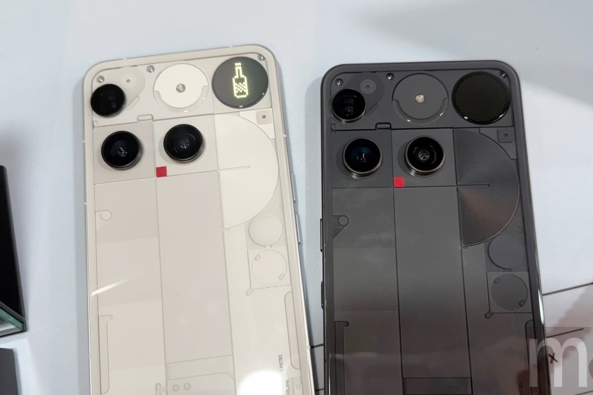 換上Glyph Matrix螢幕設計、升級相機的Nothing Phone (3),與Nothing首款頭戴耳機同步登台 換上Glyph Matrix螢幕設計、升級相機的Nothing Phone (3),與Nothing首款頭戴耳機同步登台