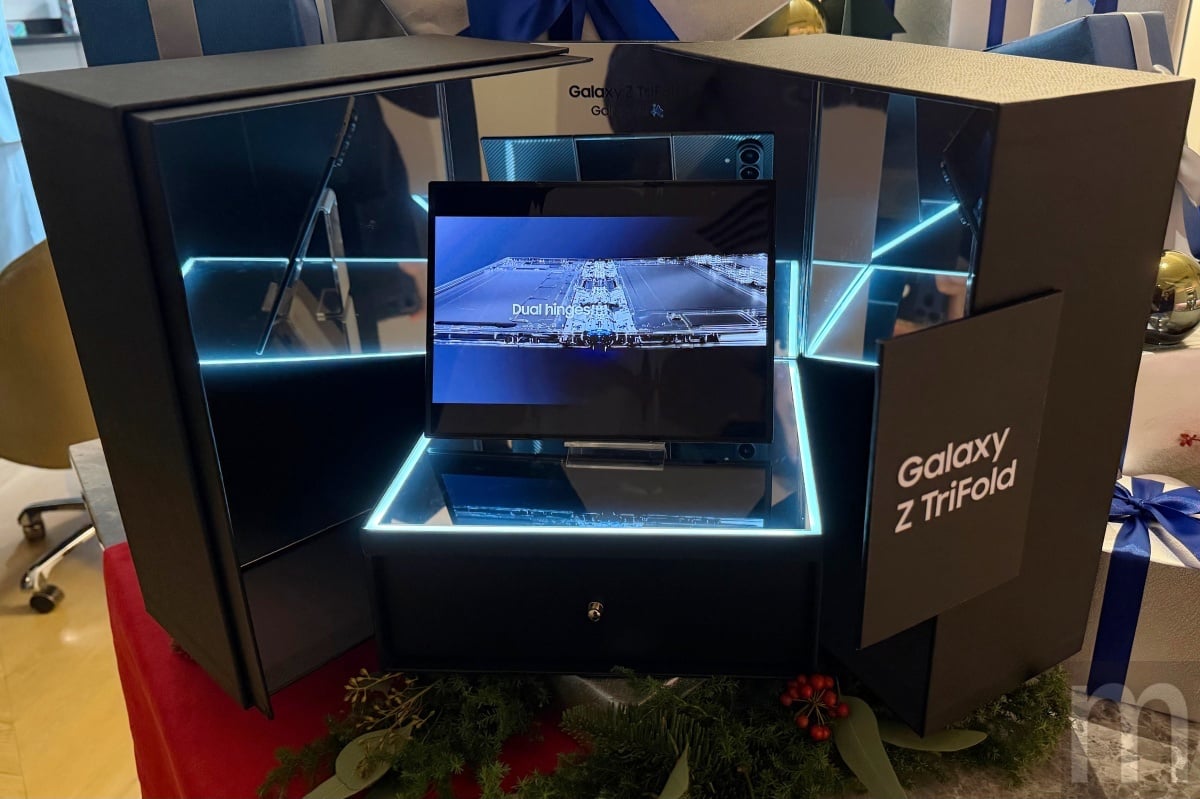 三星首款三折機Galaxy Z TriFold動手玩:展開就是10吋平板、獨立DeX模式讓生產力爆棚 三星首款三折機Galaxy Z TriFold動手玩:展開就是10吋平板、獨立DeX模式讓生產力爆棚