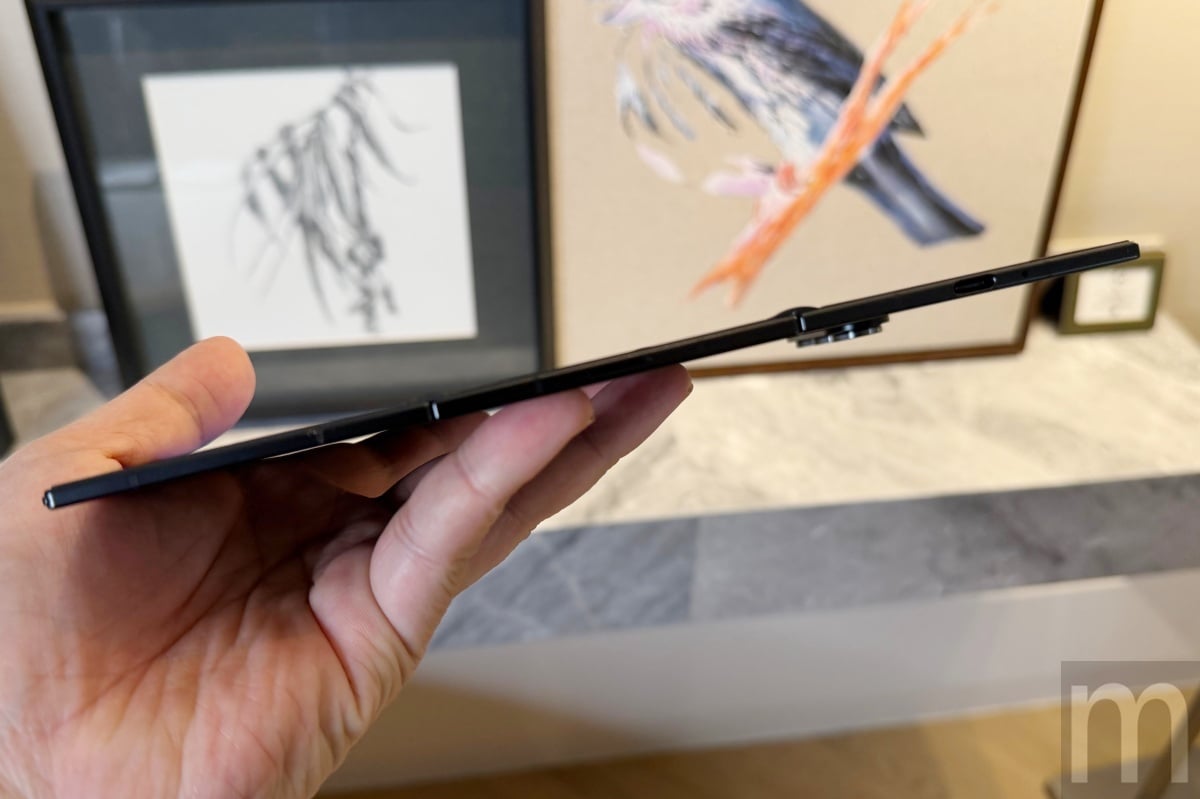 三星首款三折機Galaxy Z TriFold動手玩:展開就是10吋平板、獨立DeX模式讓生產力爆棚 三星首款三折機Galaxy Z TriFold動手玩:展開就是10吋平板、獨立DeX模式讓生產力爆棚