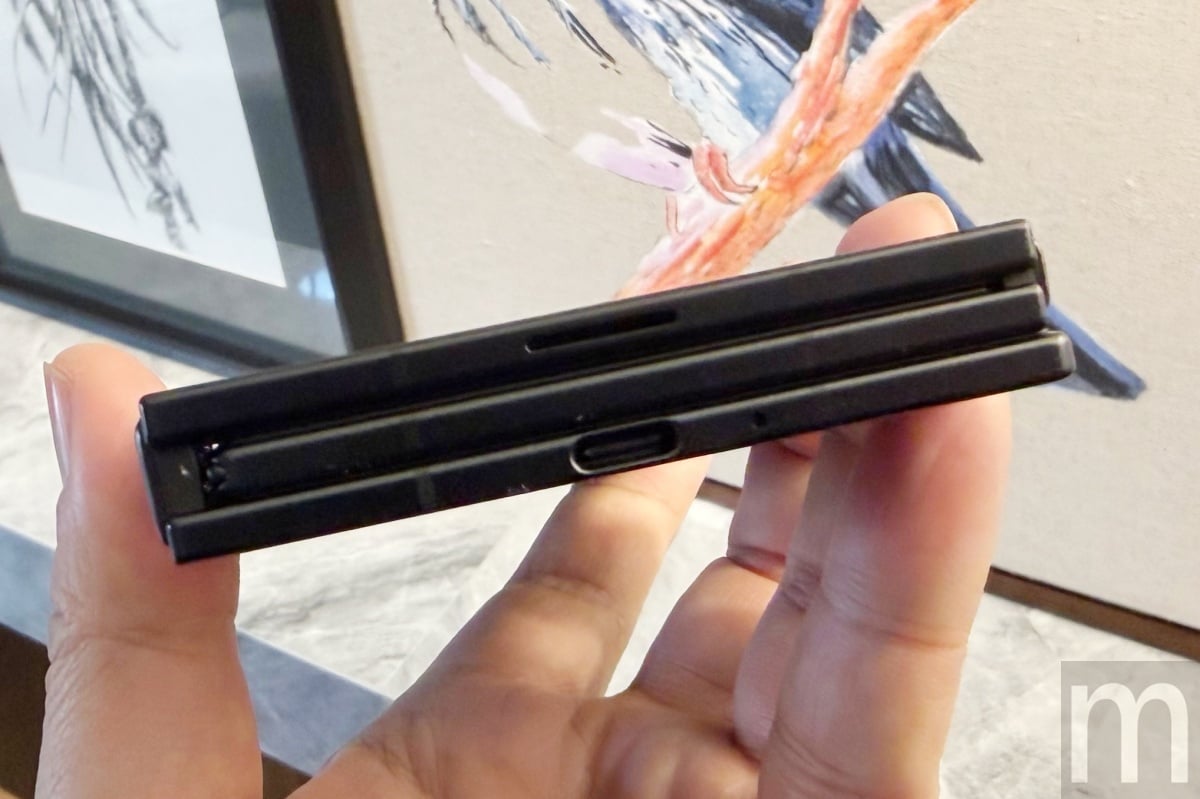 三星首款三折機Galaxy Z TriFold動手玩:展開就是10吋平板、獨立DeX模式讓生產力爆棚 三星首款三折機Galaxy Z TriFold動手玩:展開就是10吋平板、獨立DeX模式讓生產力爆棚