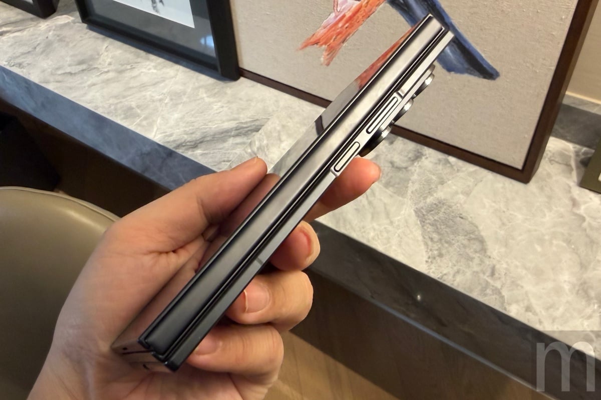 三星首款三折機Galaxy Z TriFold動手玩:展開就是10吋平板、獨立DeX模式讓生產力爆棚 三星首款三折機Galaxy Z TriFold動手玩:展開就是10吋平板、獨立DeX模式讓生產力爆棚
