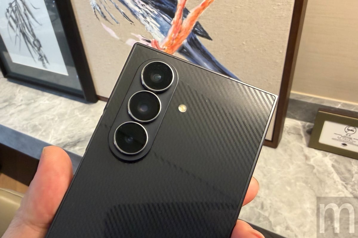 三星首款三折機Galaxy Z TriFold動手玩:展開就是10吋平板、獨立DeX模式讓生產力爆棚 三星首款三折機Galaxy Z TriFold動手玩:展開就是10吋平板、獨立DeX模式讓生產力爆棚