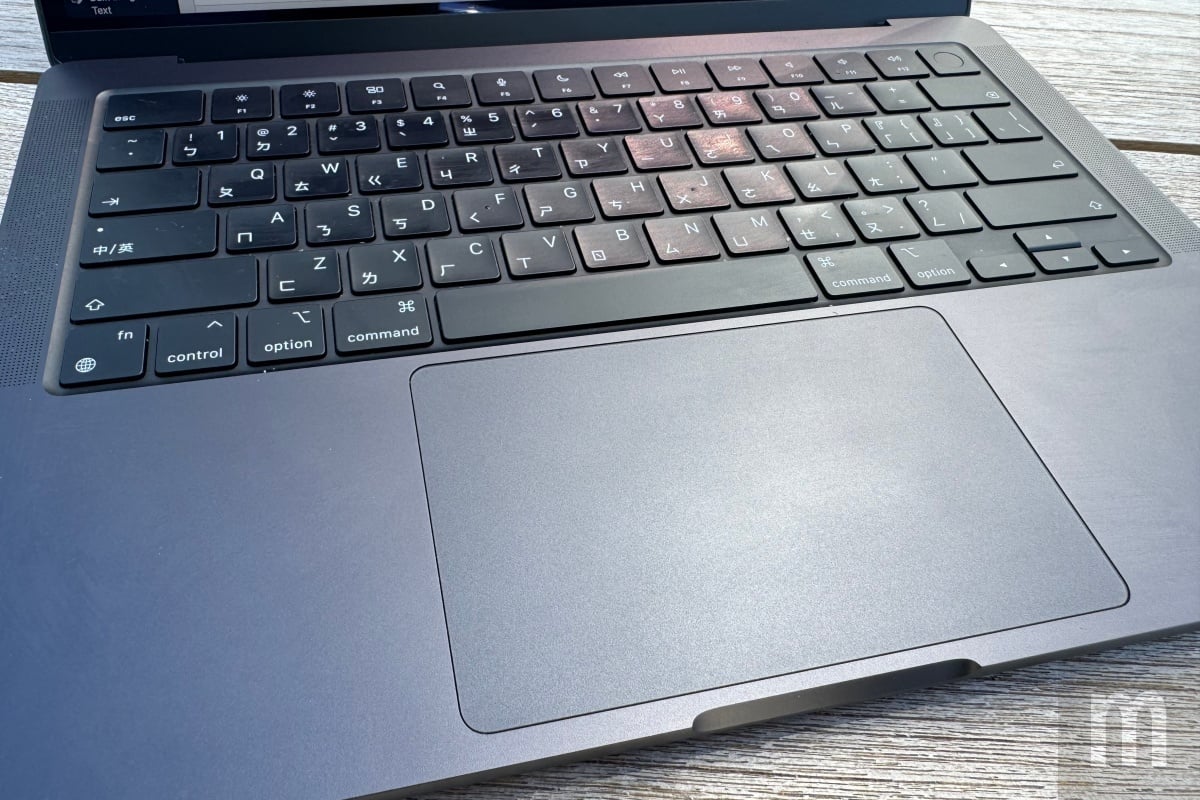 動手測/終於來到M3 Max等級的MacBook Pro,有沒有辦法成為「更時尚」的電競筆電? 動手測/終於來到M3 Max等級的MacBook Pro,有沒有辦法成為「更時尚」的電競筆電?