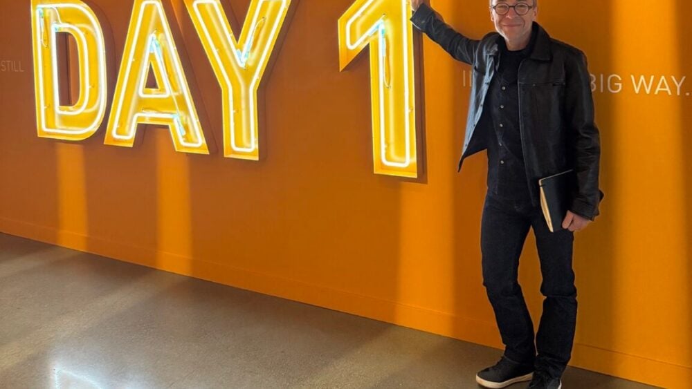 曾在微軟負責Surface系列機種設計的Ralf Groene，目前也加入亞馬遜