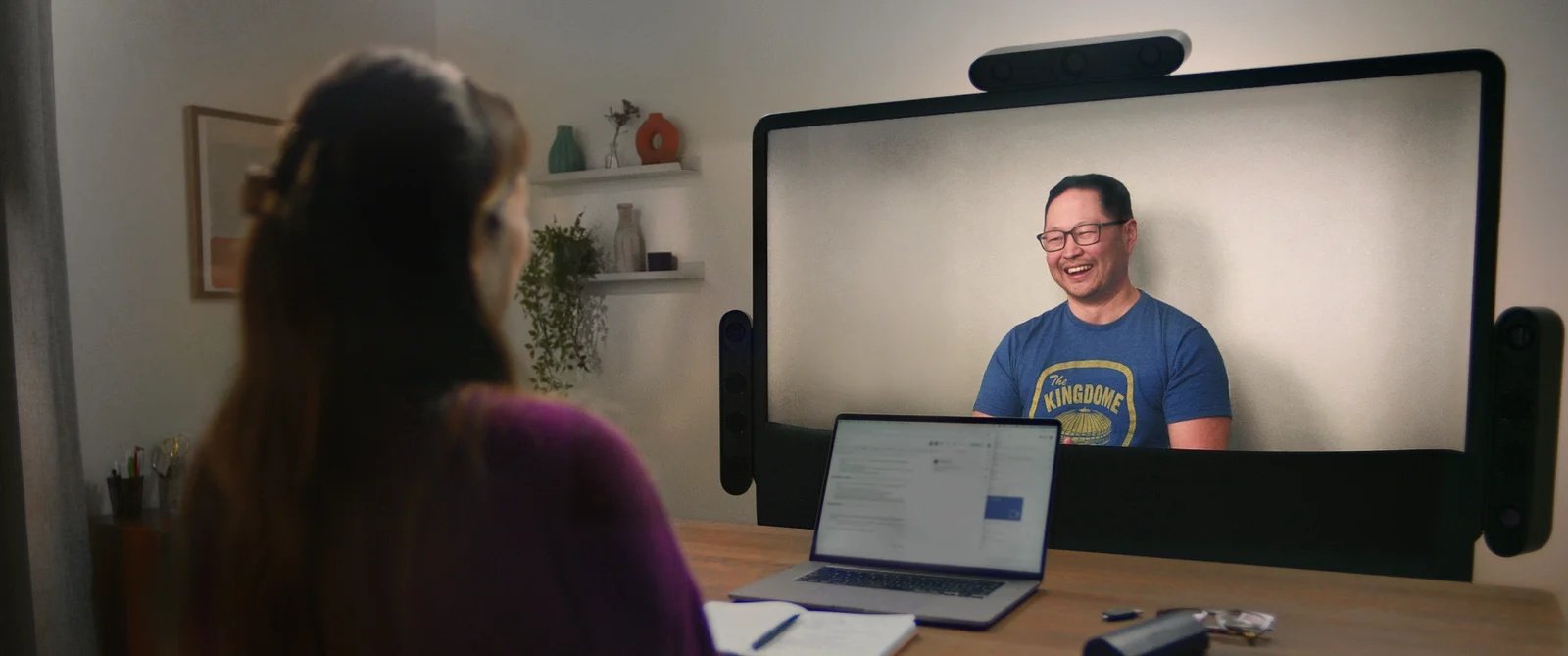 新版Starline項目能以更小空間、更少攝影機實現更擬真的「面對面」視訊互動體驗